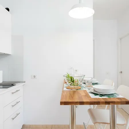 Americas Downtown : Prime Location Accomm. Apartman